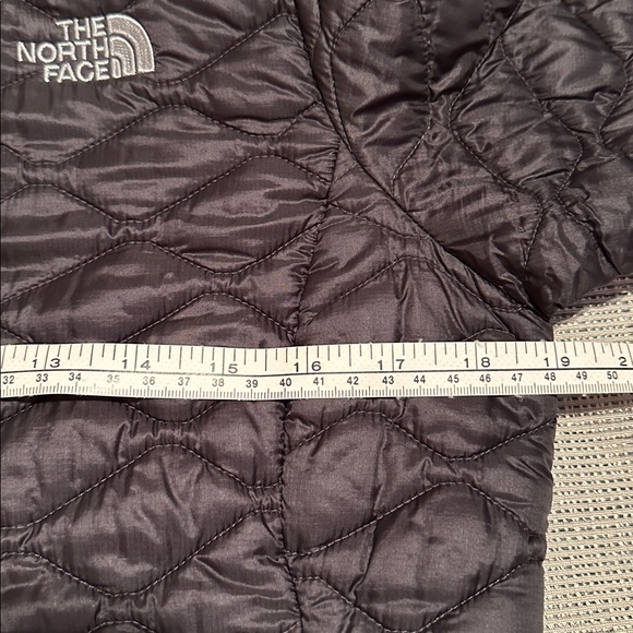 The North Face Thermoball Jacket - Picture 9 of 11